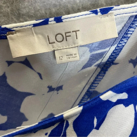 Loft Forget Me Not Seamed V Neck Floral Viscose Midi Dress in Cobalt Current - Picture 7 of 9